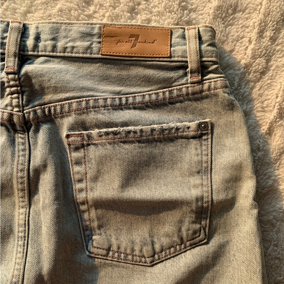 7FAM Denim Mini in Lightwash - Picture 6 of 8